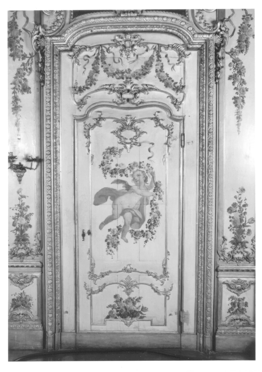 Putto alato con ghirlanda di fiori - Palazzo Reale, Torino 1
